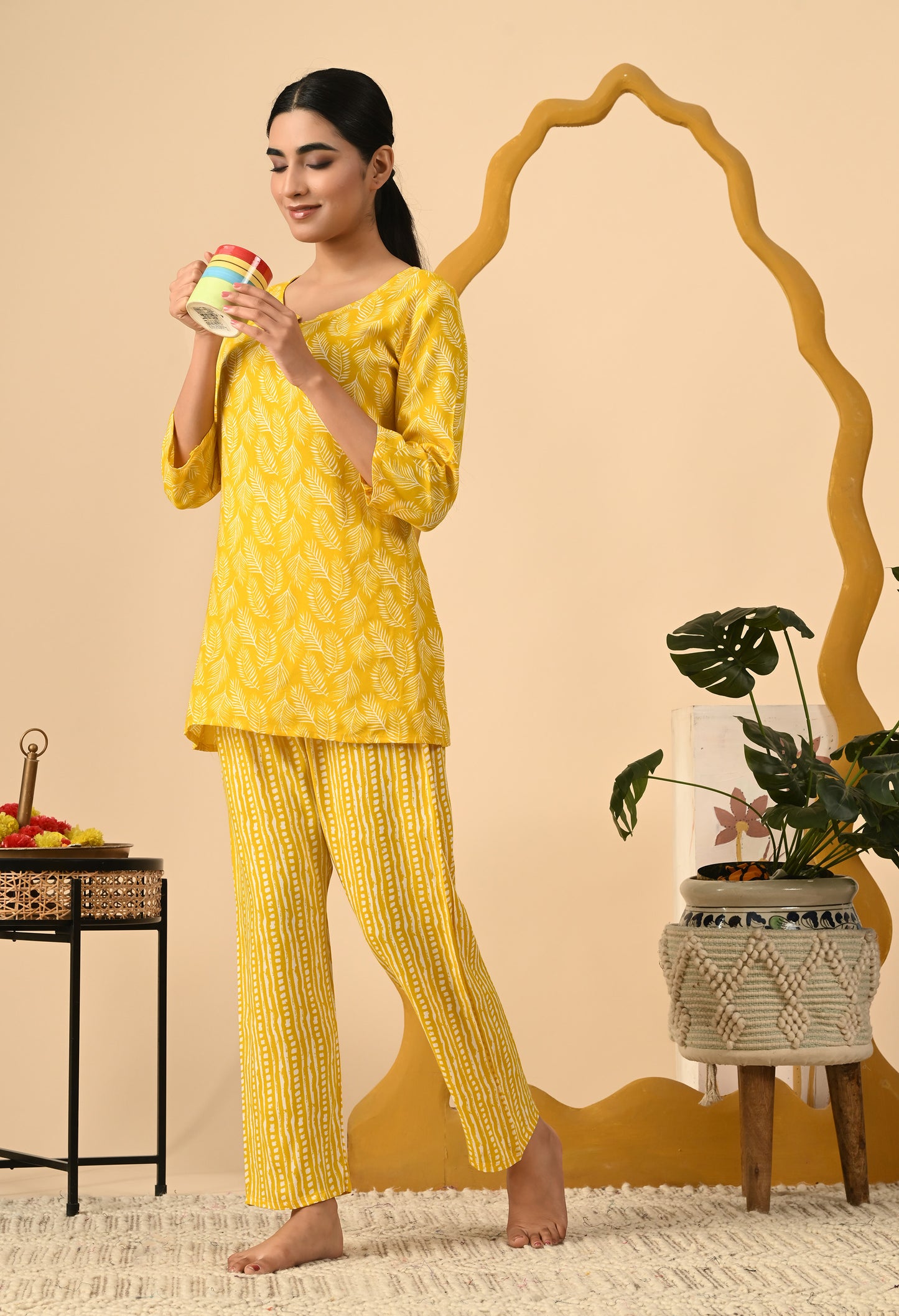 Women Printed Cotton Blend Kurta Pant Set