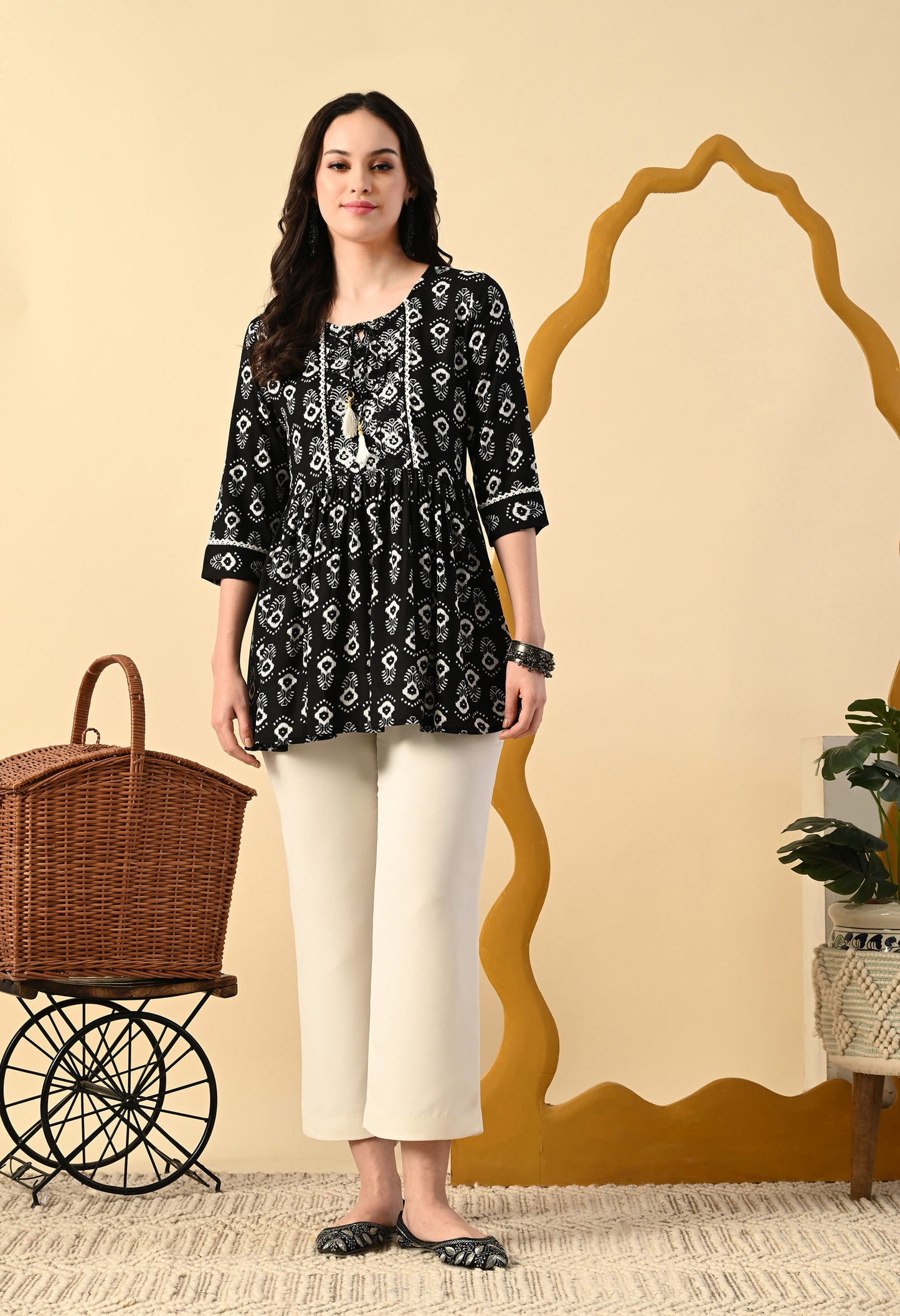 Women Printed Party wear Top (Black)