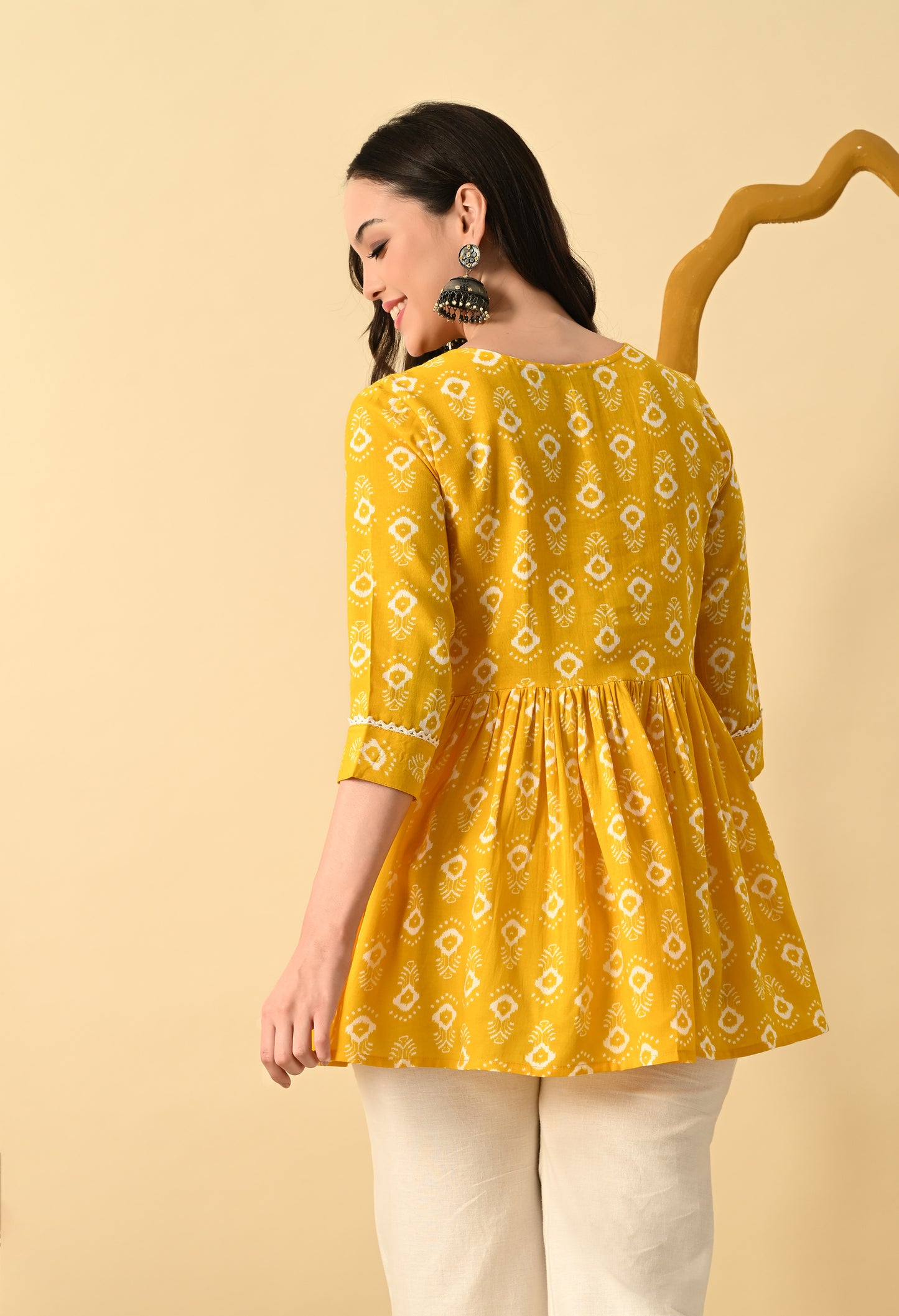 Women Printed Party wear Top (Yellow)