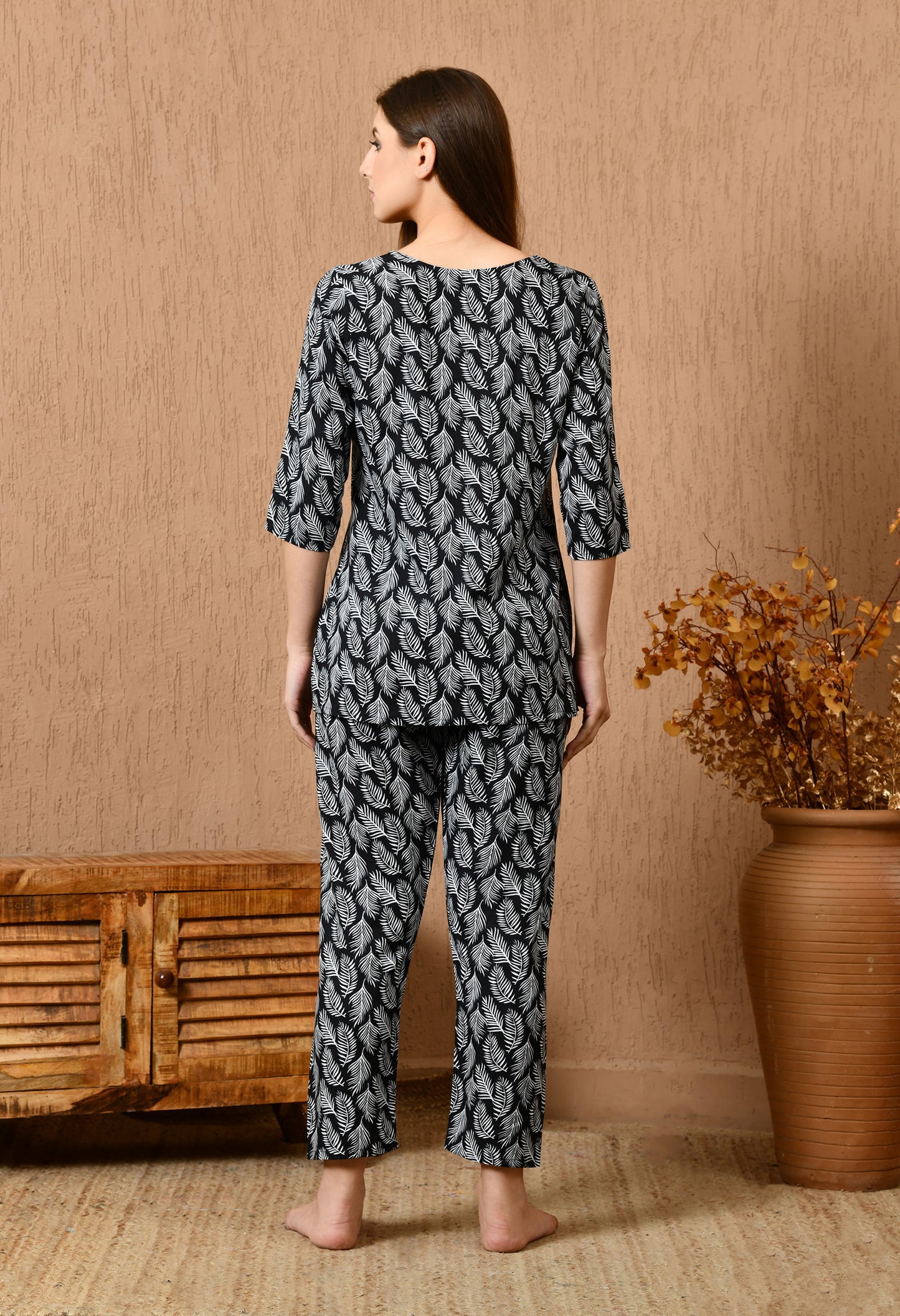 Women Printed Cotton Blend Kurta Pant Set