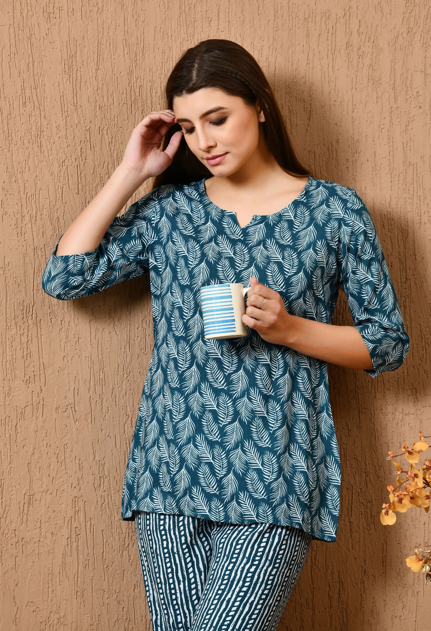 Women Printed Cotton Blend Kurta Pant Set