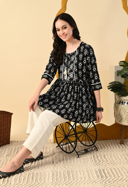 Women Printed Party wear Top (Black)