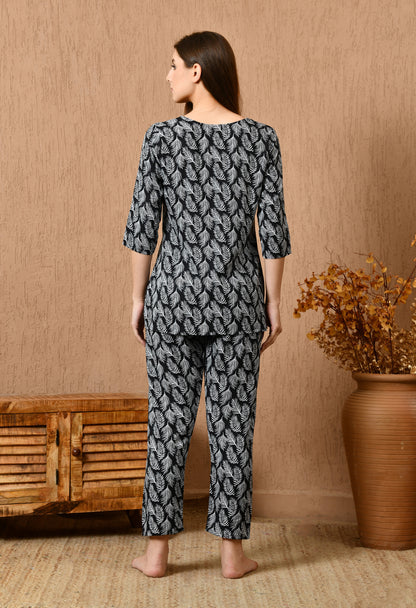 Women Printed Cotton Blend Kurta Pant Set